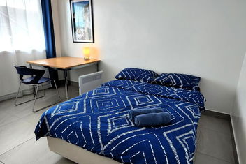 PROMO! Near Train Station, FREE WIFI! with Hotels Melbourne
