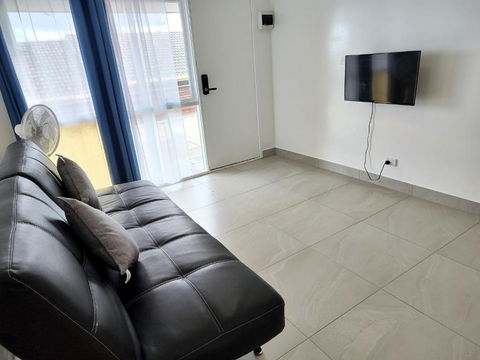 PROMO! Near Train Station, FREE WIFI! - Hotels Melbourne 3