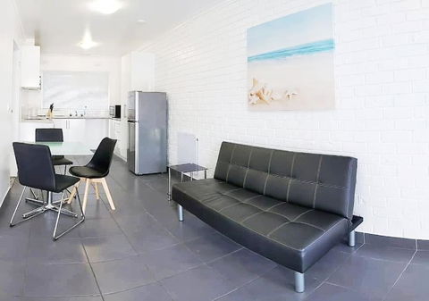 PROMO 2-Bedroom Villa Next To Train Station, FREE PARKING - Hotels Melbourne 1