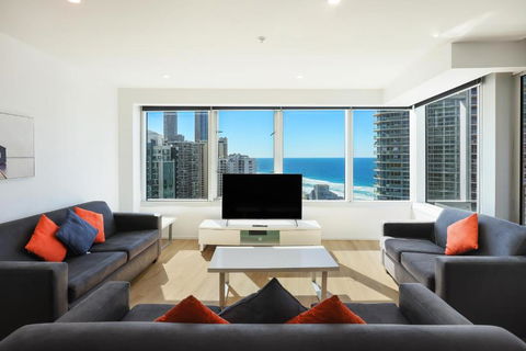Q Tower Amazing Ocean Views 22nd Level Heated Pools Sleeps 6 - Optimise BNB - Hotels Melbourne 0
