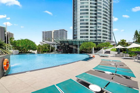 Q Tower At Surfers Paradise - From Level 3 - Private & Self Contained Apartments - Hotels Melbourne 0