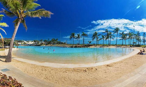 QCWA Cheerful Cottage - Airlie Beach - Hotels Melbourne 3