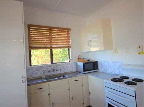 QCWA Cheerful Cottage - Airlie Beach - Hotels Melbourne 2