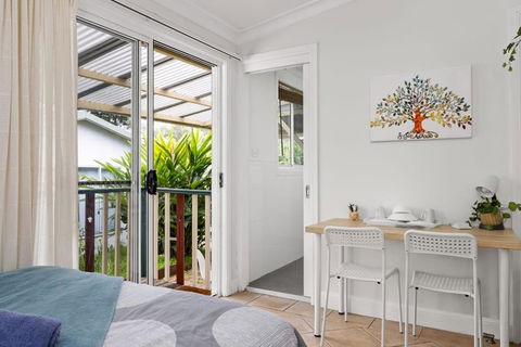Quadruple Ensuite Room - Nearby Stations & Shops - Hotels Melbourne 3