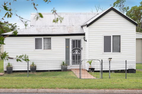 Quaint 2 Bedroom Fully Furnished Cottage - Hotels Melbourne 0