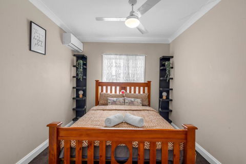 Quaint 2 Bedroom Fully Furnished Cottage - Hotels Melbourne 1