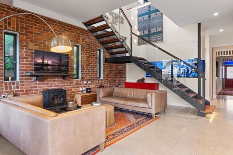 Quaint 4-Bed With Backyard 5-Min To The Beach - Hotels Melbourne 0