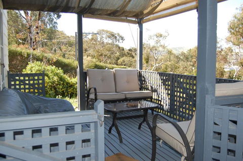 Quaint Cottage Nestled Amongst The Trees - Hotels Melbourne 2