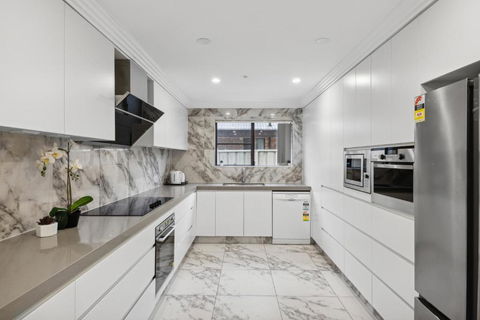 Quaint Double Room - Centrally Located At Glenfield - Shared Bathroom - Hotels Melbourne 3
