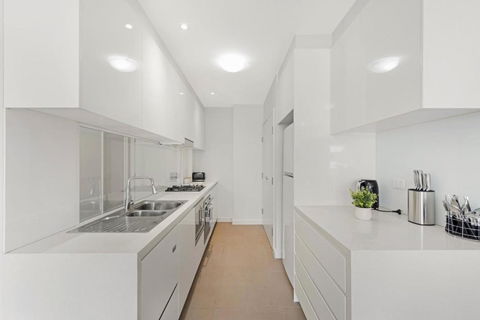 Quiet And Cozy Retreat At Rhodes - Hotels Melbourne 3