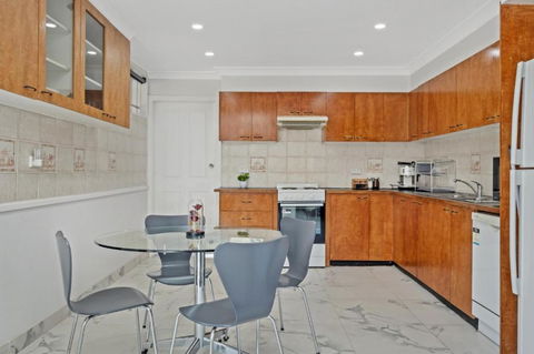 Quiet Elevated Serene Home (B) - Hotels Melbourne 1