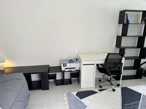 Quiet, Private Studio 1 Double Bed And Extra Matress - Hotels Melbourne 2