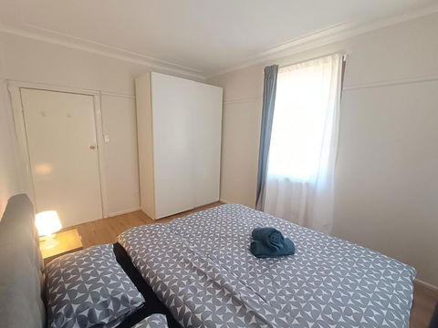 Quiet Room With Air Conditioning - E4 - Hotels Melbourne 0