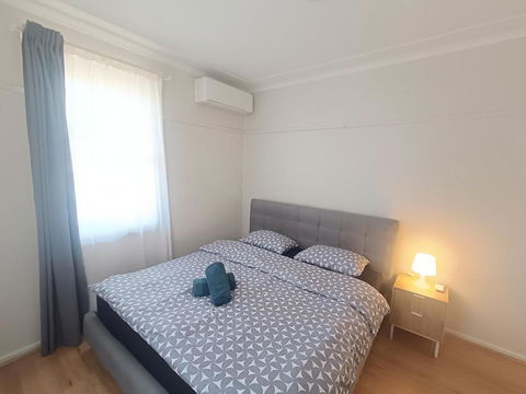 Quiet Room With Air Conditioning - E4 - Hotels Melbourne 2