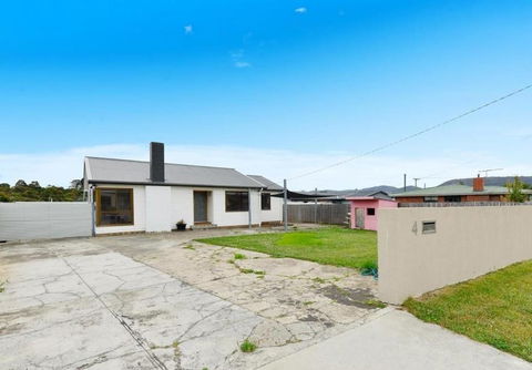 Quiet Room With Off Street Parking In Hobart - Hotels Melbourne 3