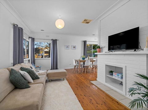Read Place Retreat - Hotels Melbourne 1