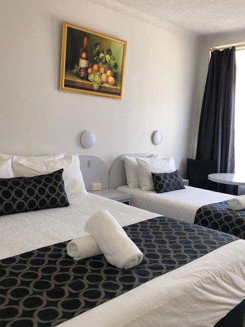Queanbeyan Motel - Hotels Melbourne 3