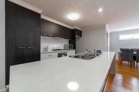 Averys Retreat - Hotels Melbourne 3