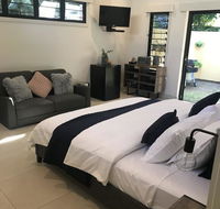 Bali inspired hideaway with Tropical villa  Plunge Pool - Hotels Melbourne