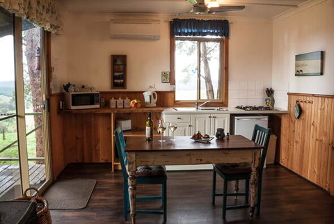 Balingup Heights Hilltop Forest Cottages - Hotels Melbourne 1