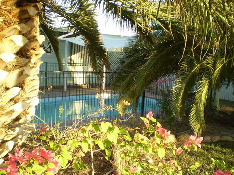 Banjos Overnight And Holiday Units - Hotels Melbourne 3