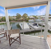 Beach 2 - waterfront villa and beach - Hotels Melbourne