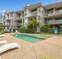 BEACH BLISS LUXURIOUS APARTMENT with POOL - Hotels Melbourne