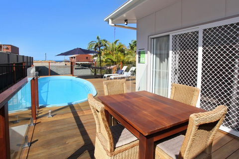 BEACH, SHOPS & FABULOUS VACATION HOME! - Hotels Melbourne 0
