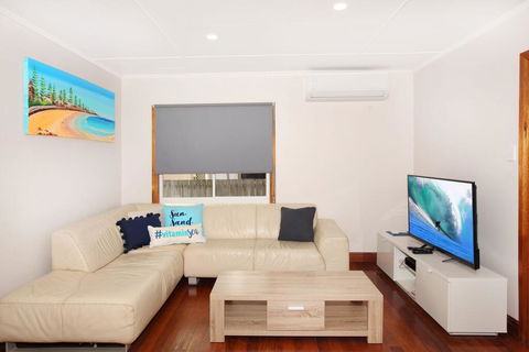 BEACH, SHOPS & FABULOUS VACATION HOME! - Hotels Melbourne 3