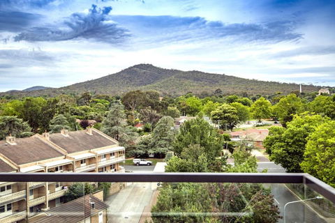 Reid City Escape Modern Stay In ACT - Hotels Melbourne 3