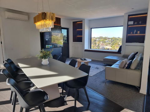 RESIDENTIAL 4 BEDROOM House - Hotels Melbourne 0