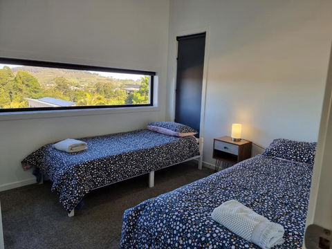 RESIDENTIAL 4 BEDROOM House - Hotels Melbourne 3
