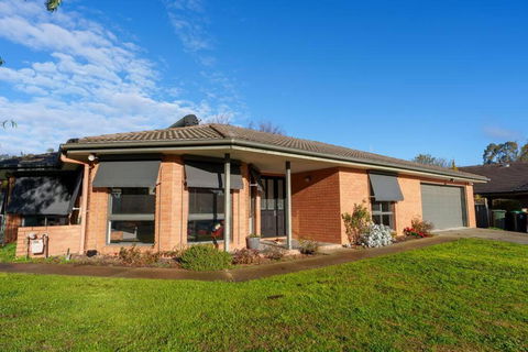 Relaxing 3bd In Tranquil Setting - Hotels Melbourne 0