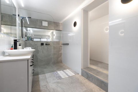 Renovated Townhouse Close To The CBD And Schools - Hotels Melbourne 3