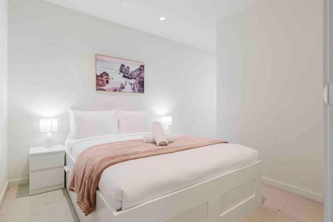 Resort Lifestyle Urban Apt - Pool, Gym, Sauna - Hotels Melbourne 0