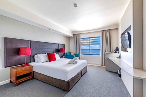Resort Style Living In An Oceanview King Suite - Hotels Melbourne 0
