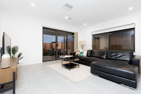 ResortStyle 4BR House With Parking - Hotels Melbourne 3