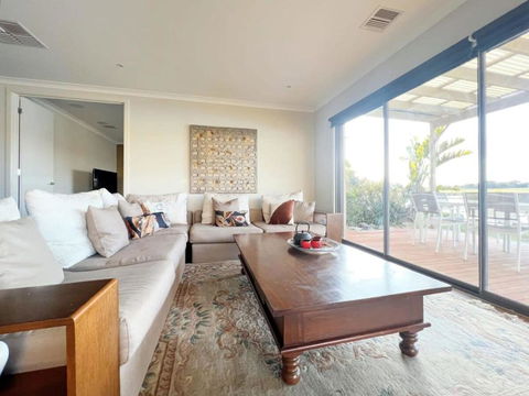 Retreat Andrew House - Hotels Melbourne 3