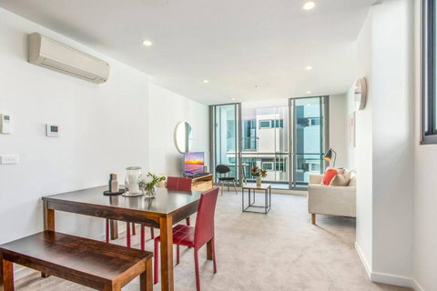 Retro Modern With Pool Near Westfield Doncaster - Hotels Melbourne 0