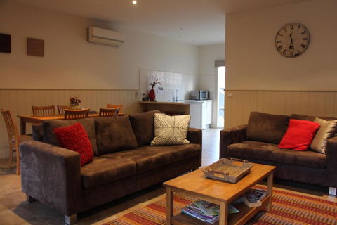 River Rock Cottage Centrally Located And Dog Friendly - Hotels Melbourne 0