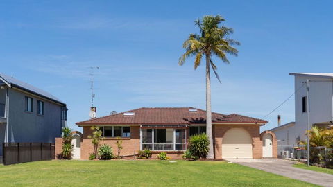 Riverside Retreat, Coolangatta, Near Seven Mile Beach - Hotels Melbourne 3