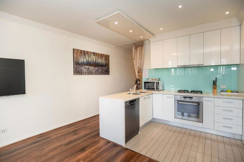 Rome Sky Villa - Hotels Melbourne 3