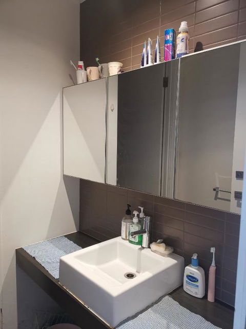 Room With King-size Bed Close To Melbourne CBD & Southern Cross Station - Hotels Melbourne 2