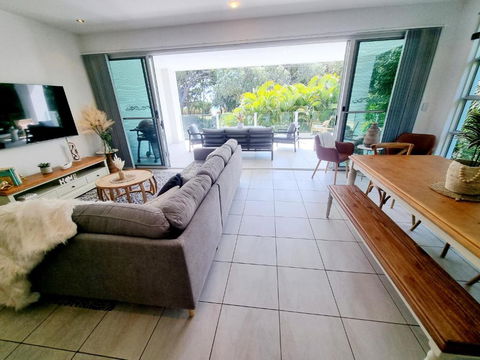 Rosalynda- Luxury Beachfront 3 BR Townhouse - Hotels Melbourne 3