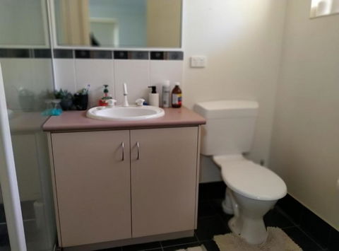 Ross - Hotels Melbourne 1