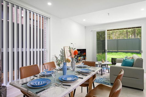 Rousehill 5Br With Pool Near Shopping Centre&Train - Hotels Melbourne 1