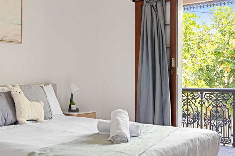 Rustic Queen Room In Glebe - Next To USYD - Shared Bathroom - Hotels Melbourne 1