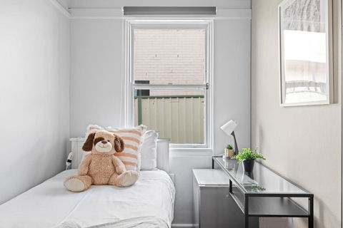 Rustic Single Room - Centrally Located At Narwee - Shared Bathroom - Hotels Melbourne 3