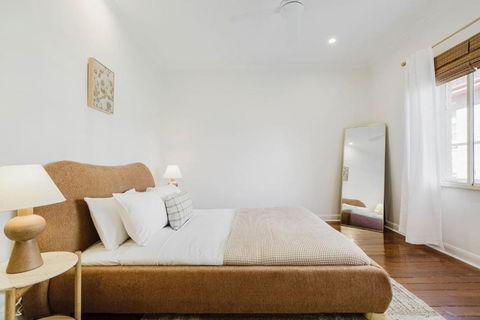 Salmon Calm - Trendy Velvet Allure By Albert Park - Hotels Melbourne 0