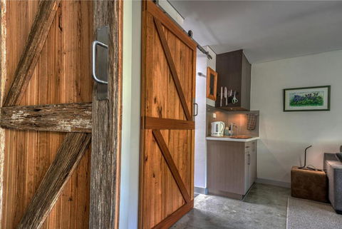 SALT Luxury Couples Bungalow - Hotels Melbourne 2